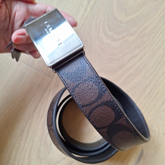 New Coach F66111 Marine Belt With Coach Engraved Buckle - Picture 2 of 7